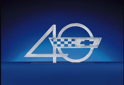 CarArt Brushed Metal 15"x 10"-Table/Desktop 93 40th Anniversary Emblem