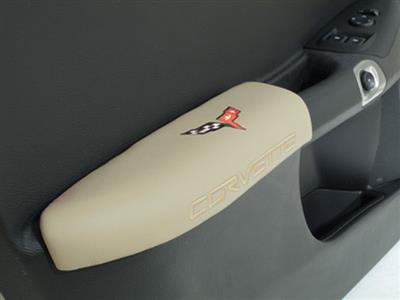 2005-2013 Door Panel Arm Rest Pad With C6 Flag And Script - CA