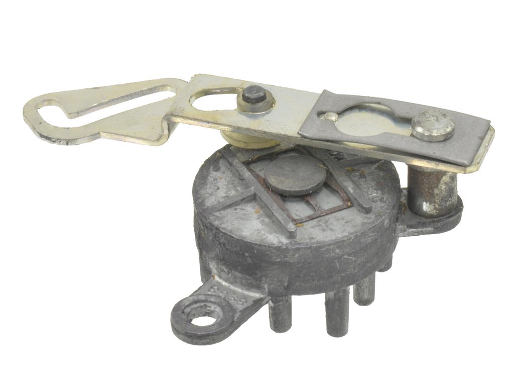 69-76 AC Control Vacuum Port