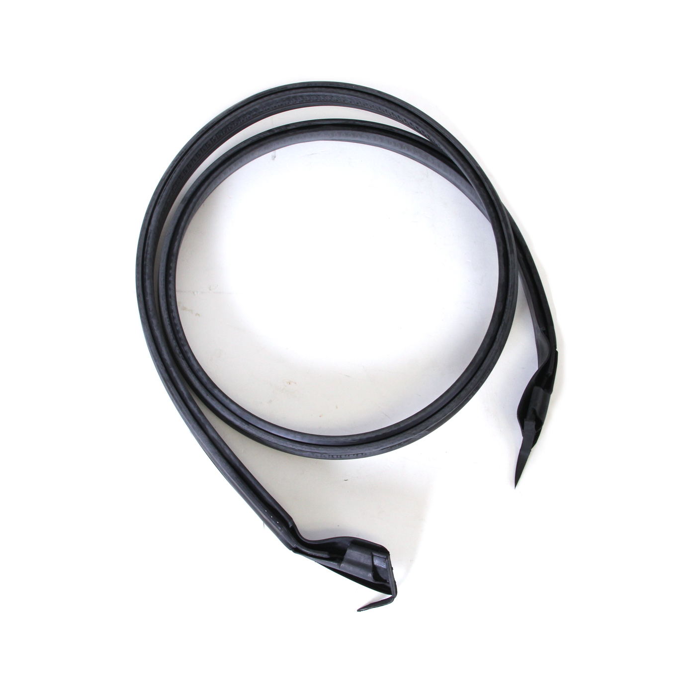 97-04 Cpe Rear Hatch Front Weatherstrip