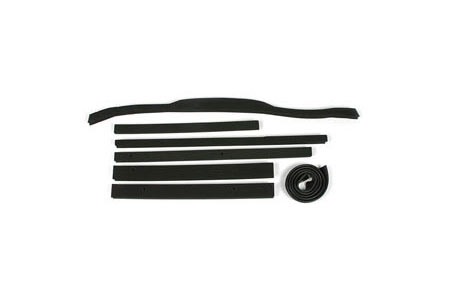 71 350 4-spd w/o AC Radiator Support & Shroud Seal Kit (Metal Shroud)
